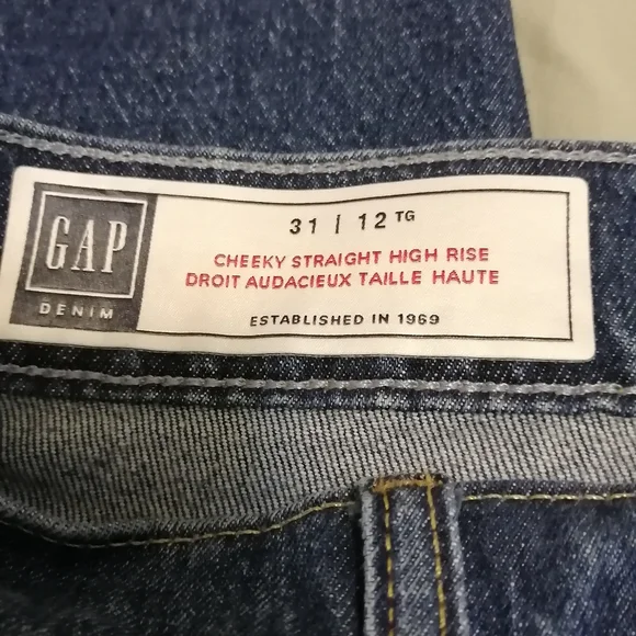 GAP Cheeky Straight High Rise Jean - Picture 8 of 9